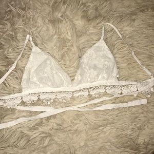 White embroidered top✨☁️ Size: Medium